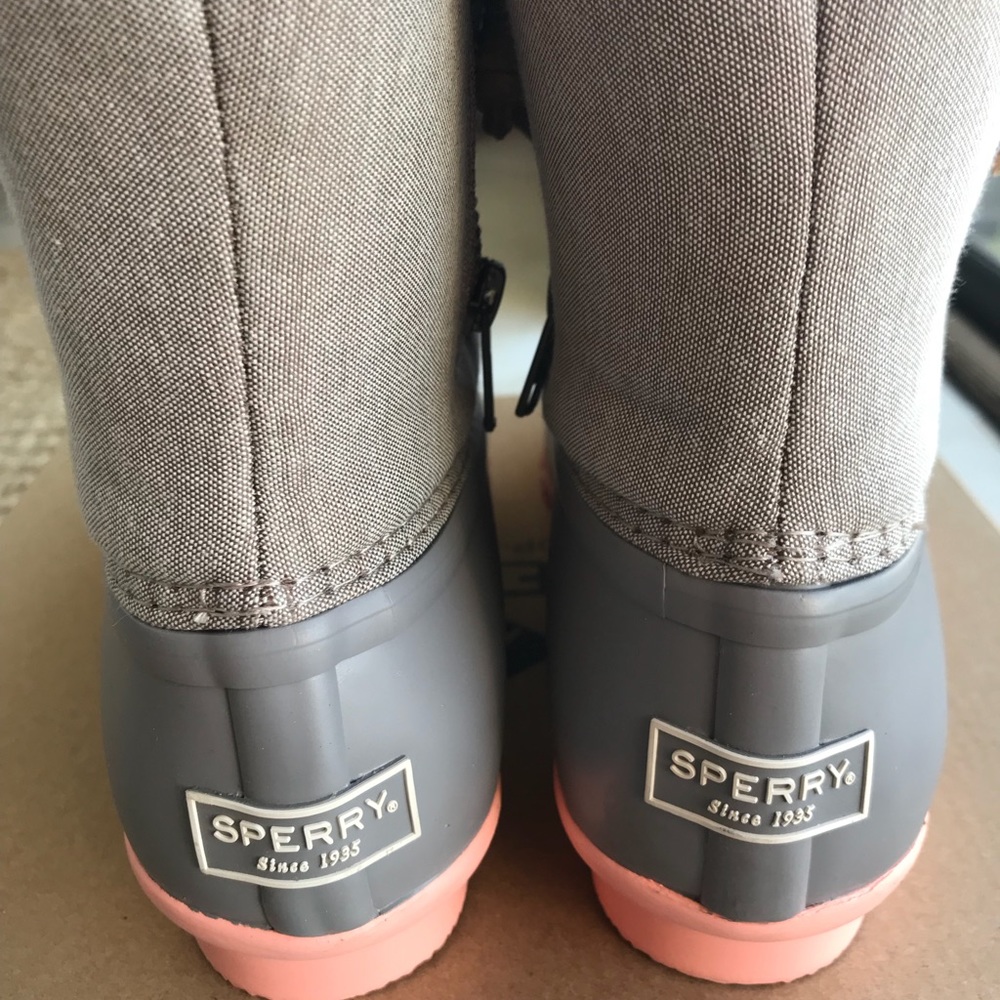 New Sperry Duck Boots size 6.5